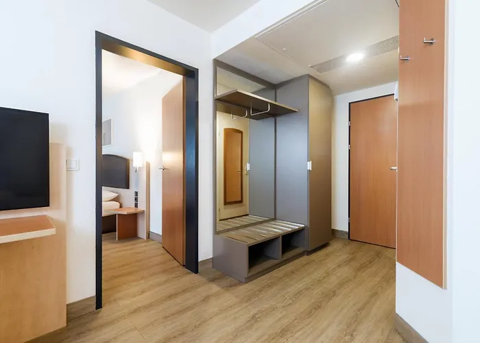Intercityhotel 4*