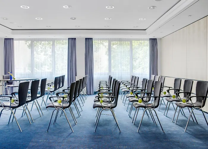 Intercityhotel 4*